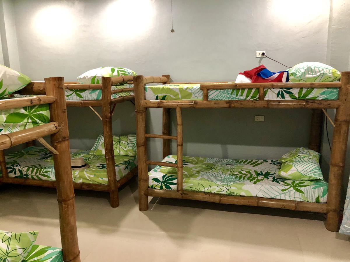 Lionfish Backpackers Malapascua (Adults Only) Hostel Exterior photo